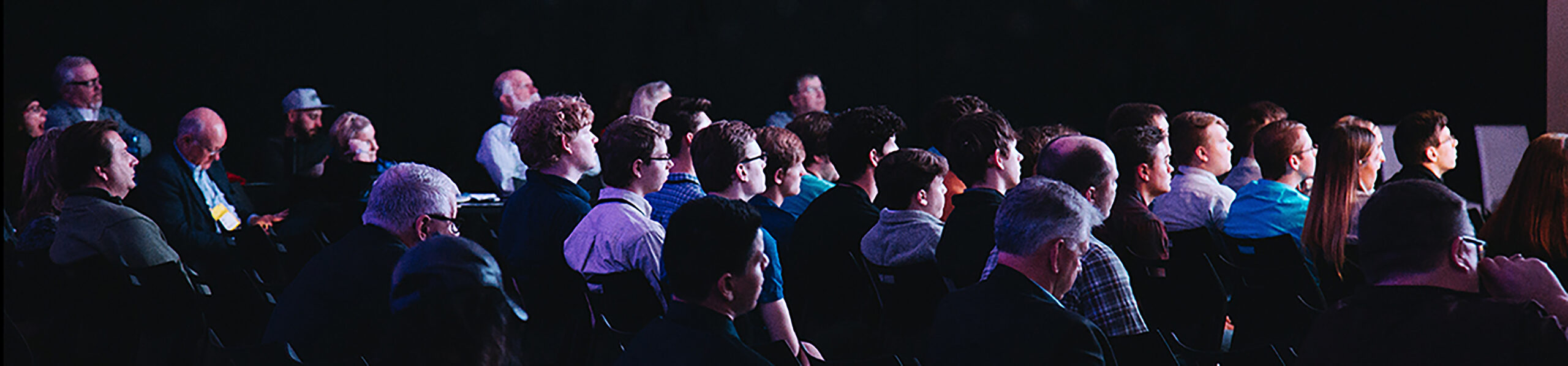 Engaging in dialogue on leadership, innovation and responsible AI in complex environments